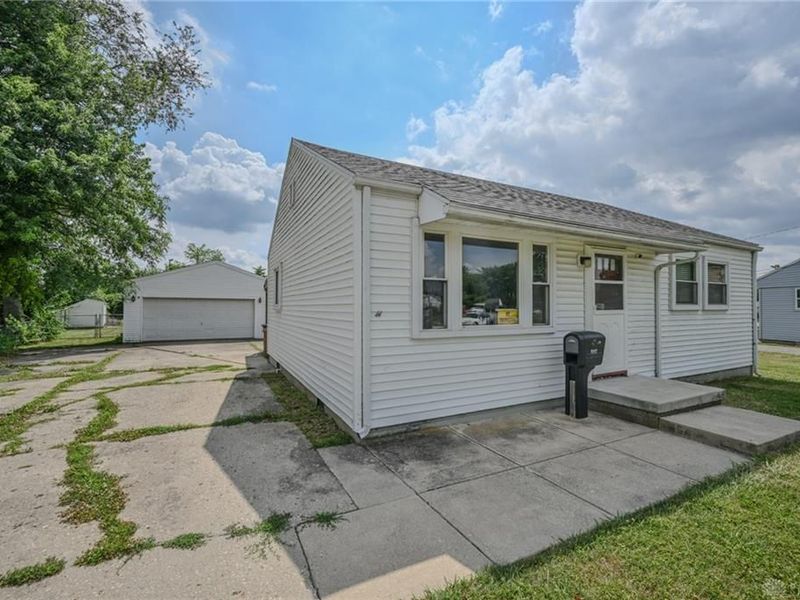 1117 Circle Drive, Xenia, OH 45385 Photo 2