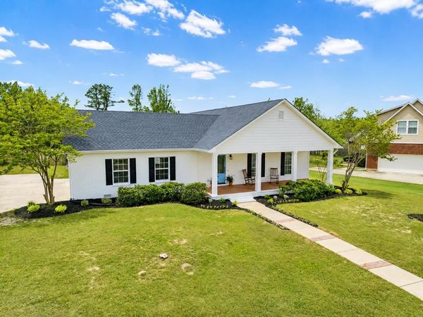 112 Taylor Circle, Taylor, MS 38673