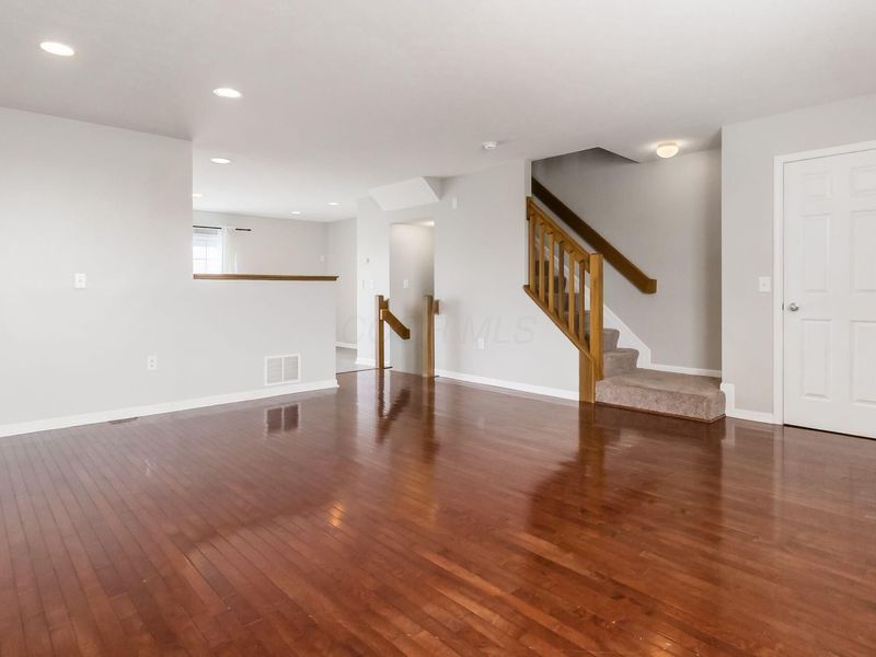 6070 Avatar Drive, Unit 13, New Albany, OH 43054 Photo 5