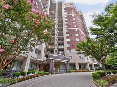 901 N MONROE STREET, Unit 402, ARLINGTON, VA 22201