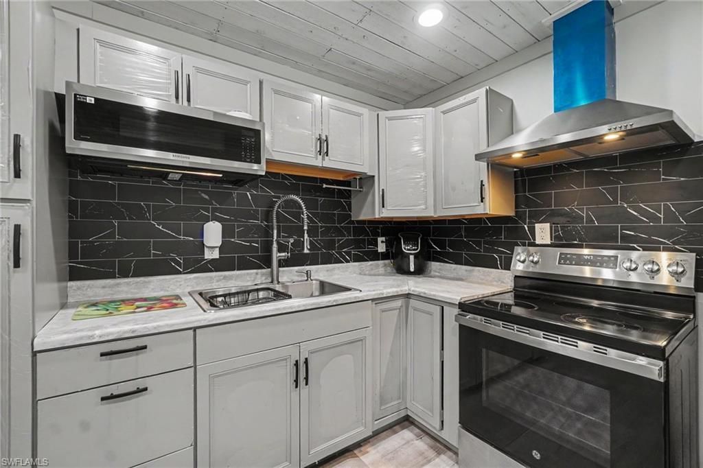 3728 Gasparilla St, Saint James City, FL 33956 Photo