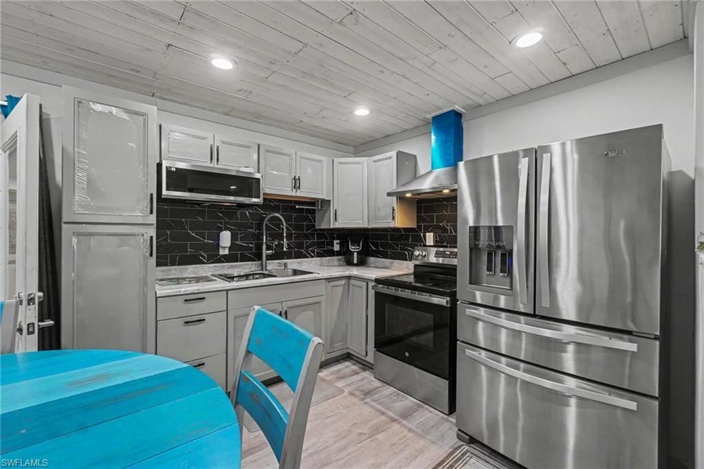 3728 Gasparilla St, Saint James City, FL 33956 Photo