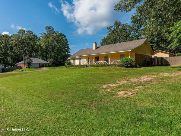 551 Buchanan Drive, Byram, MS 39272