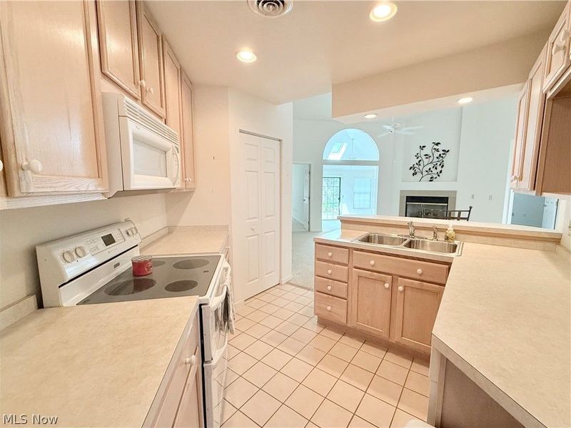 4084 Saint Andrews Court, Unit 2, Canfield, OH 44406 Photo 9