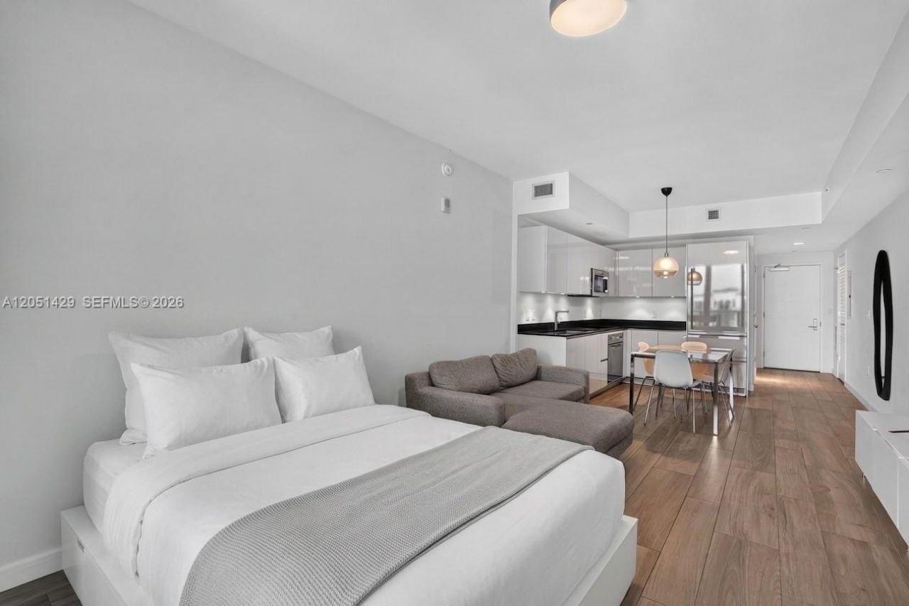 1010 Brickell Ave , Unit 3510, Miami, FL 33131 Photo