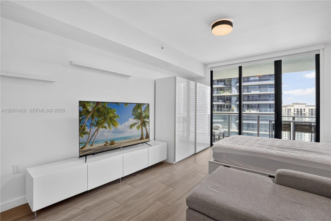 1010 Brickell Ave , Unit 3510, Miami, FL 33131 Photo