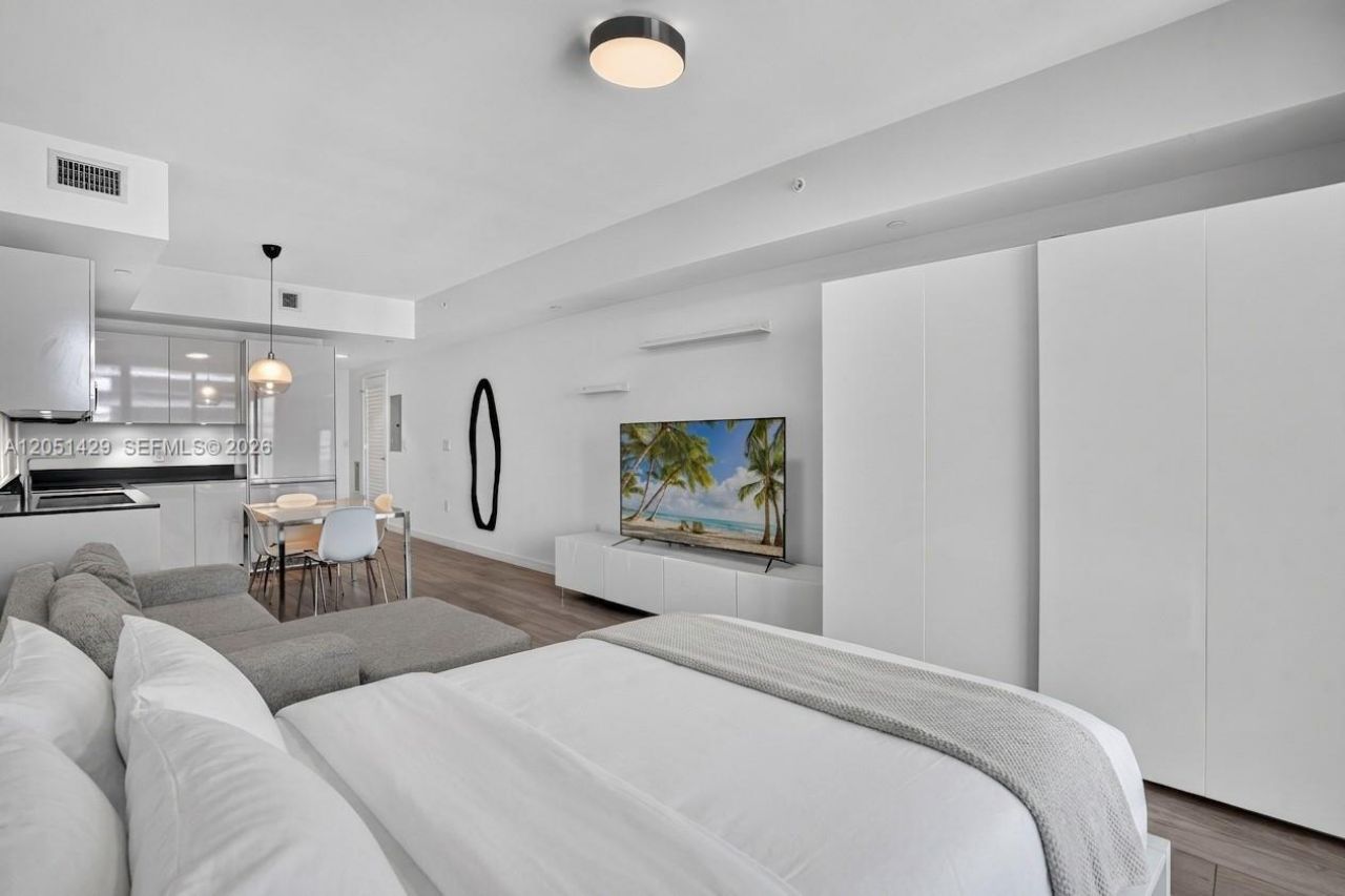 1010 Brickell Ave , Unit 3510, Miami, FL 33131 Photo