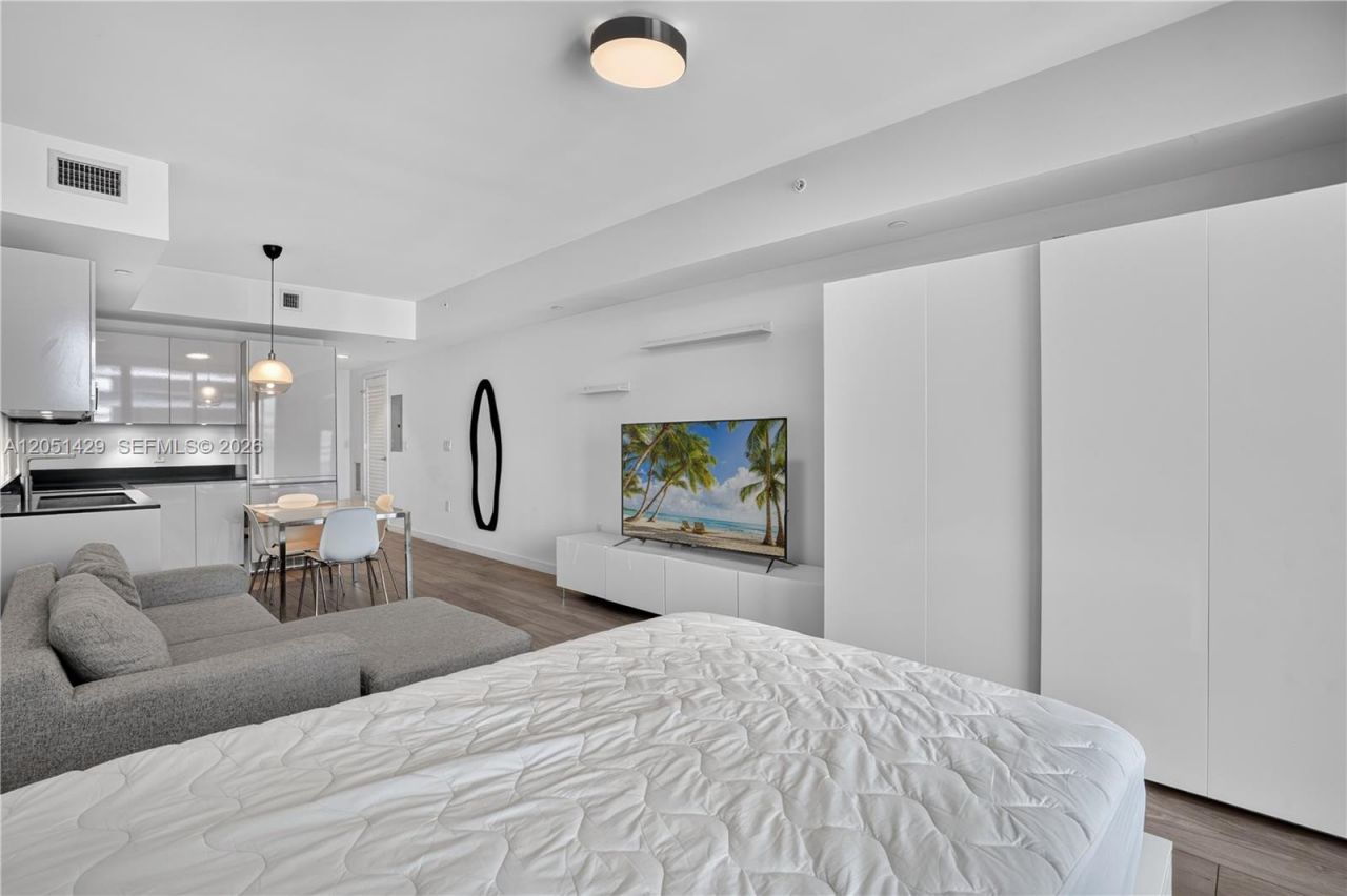 1010 Brickell Ave , Unit 3510, Miami, FL 33131 Photo