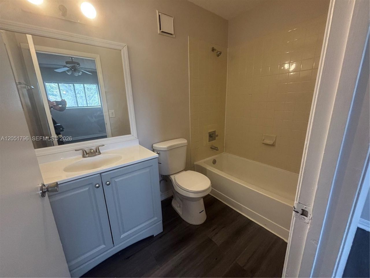 323 E Palm Cir E, Pembroke Pines, FL 33025 Photo