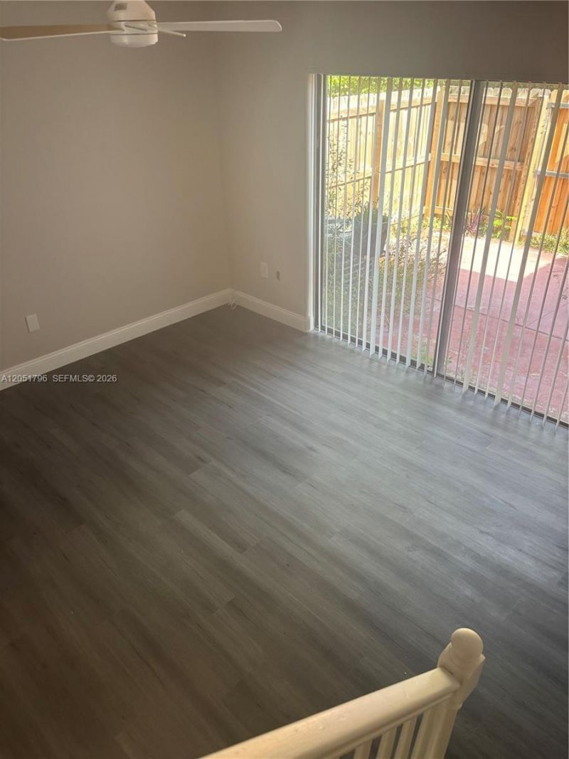 323 E Palm Cir E, Pembroke Pines, FL 33025 Photo