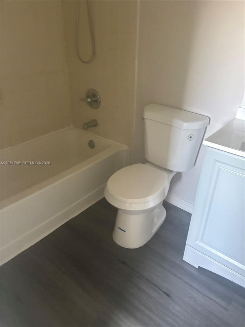323 E Palm Cir E, Pembroke Pines, FL 33025 Photo