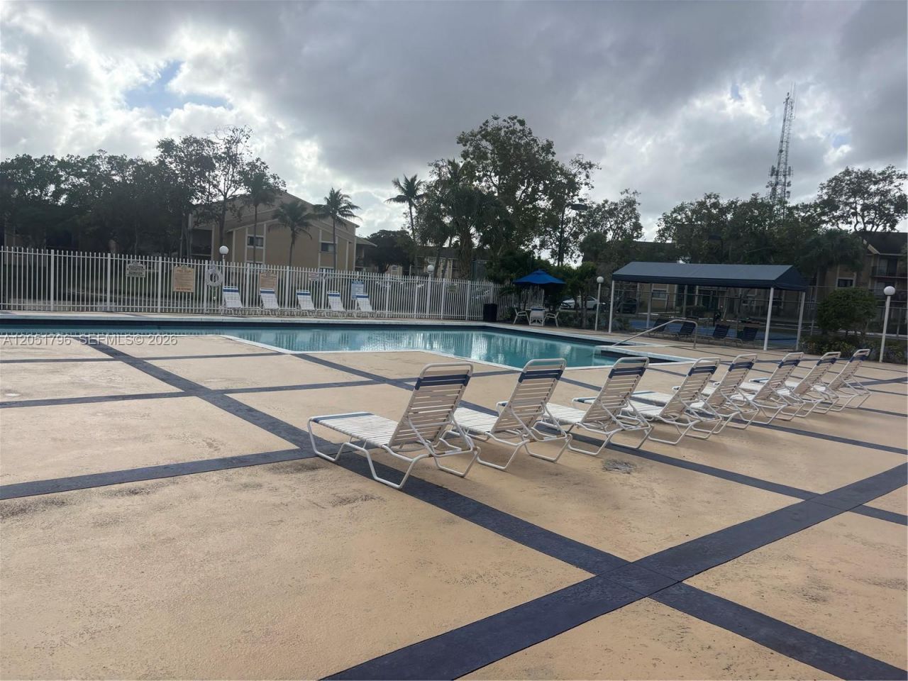 323 E Palm Cir E, Pembroke Pines, FL 33025 Photo