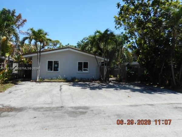 1613 NE 25th St , Wilton Manors, FL 33305