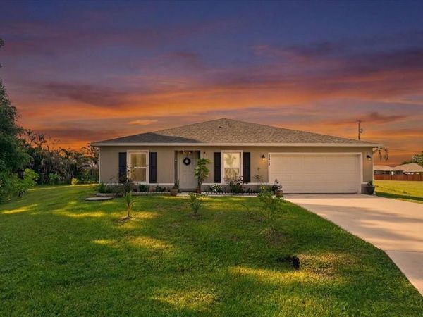 2274 SE POWELL COURT , PORT ST LUCIE, FL 34952