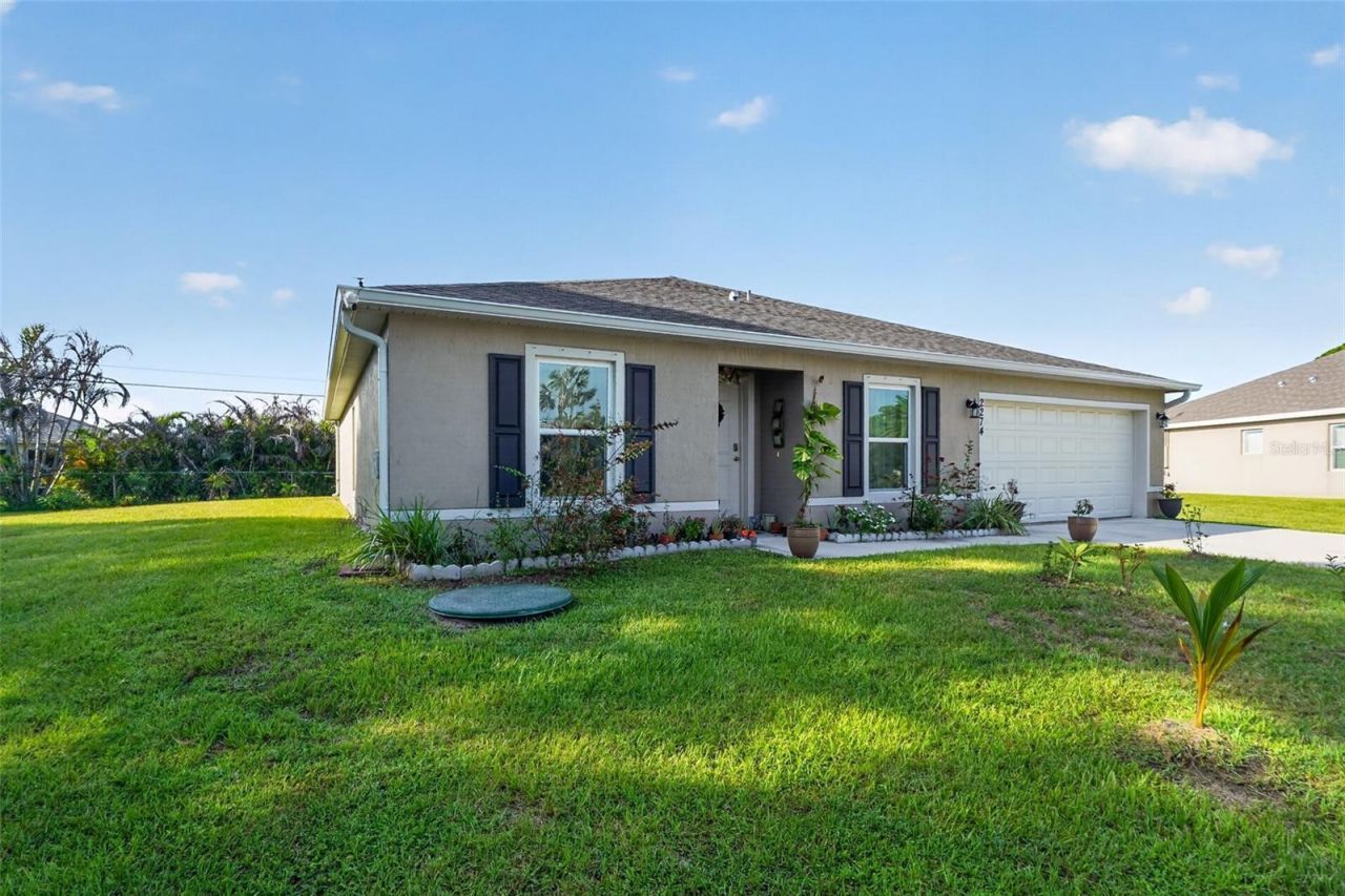 2274 SE Powell Court , Port Saint Lucie, FL 34952 Photo