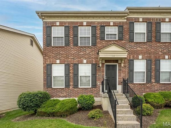 114 Willott Square Drive, St Peters, MO 63376