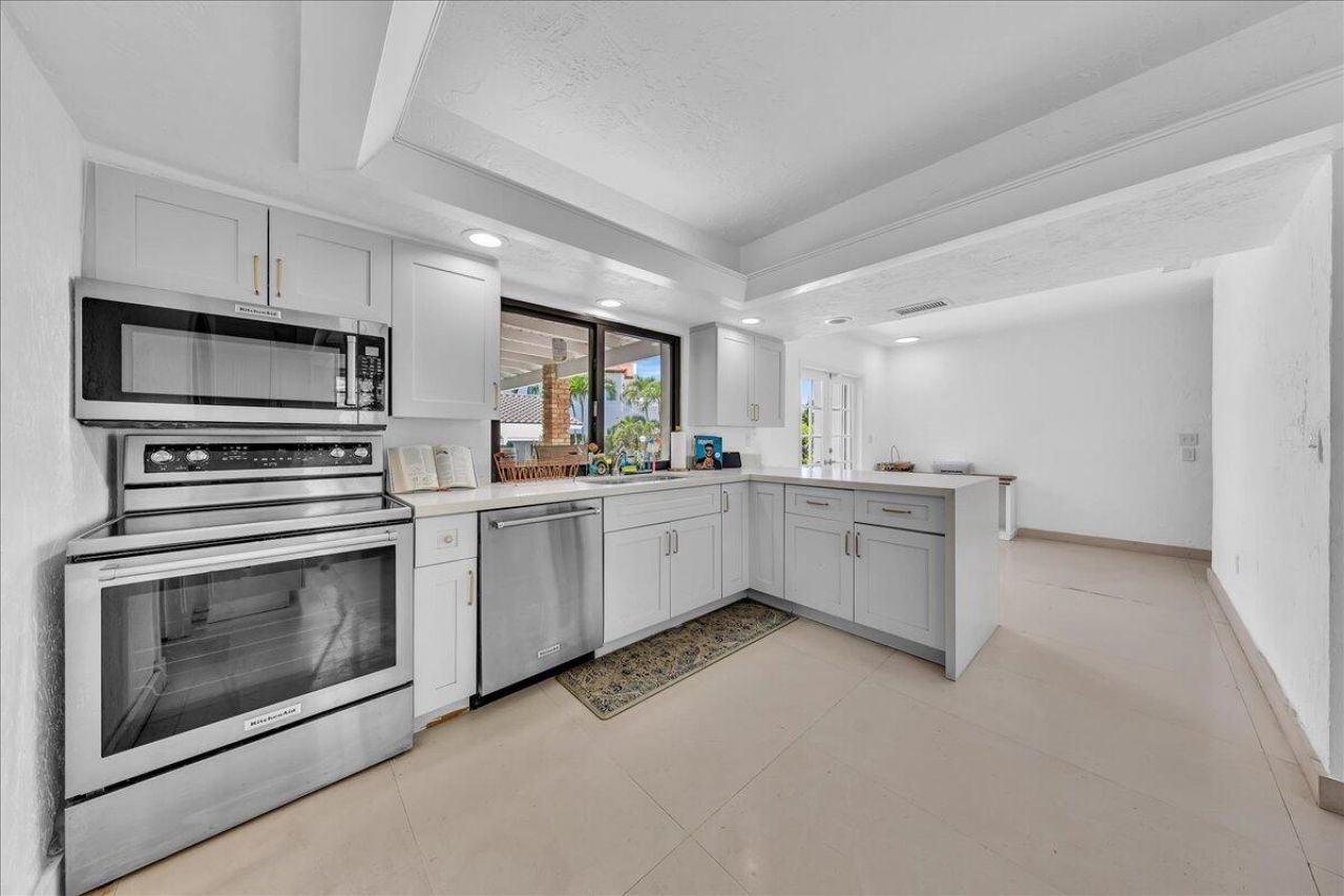 5901 SW 136th Street, Pinecrest, FL 33156 Photo
