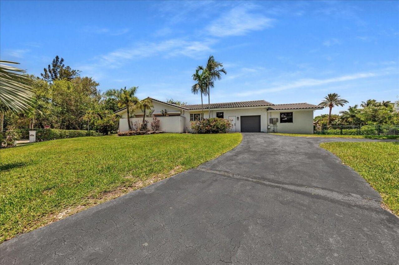 5901 SW 136th Street, Pinecrest, FL 33156 Photo