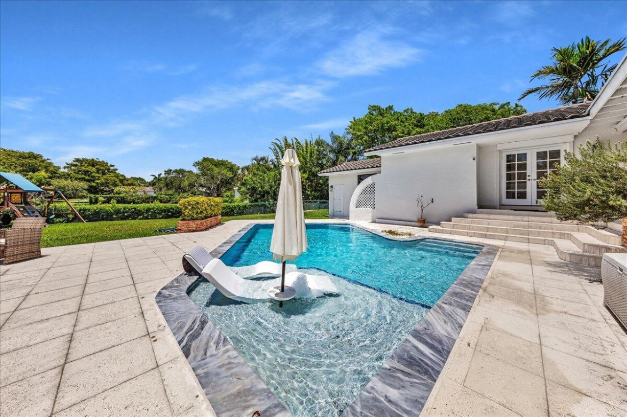 5901 SW 136th Street, Pinecrest, FL 33156 Photo