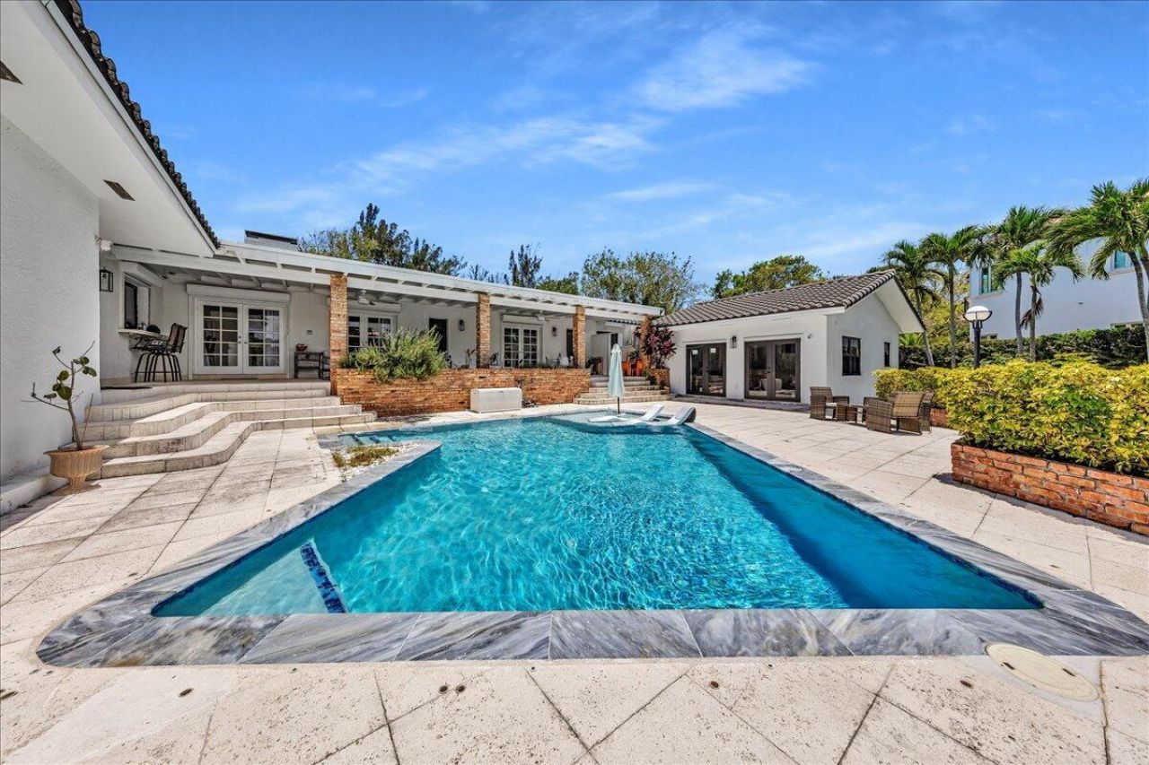 5901 SW 136th Street, Pinecrest, FL 33156 Photo