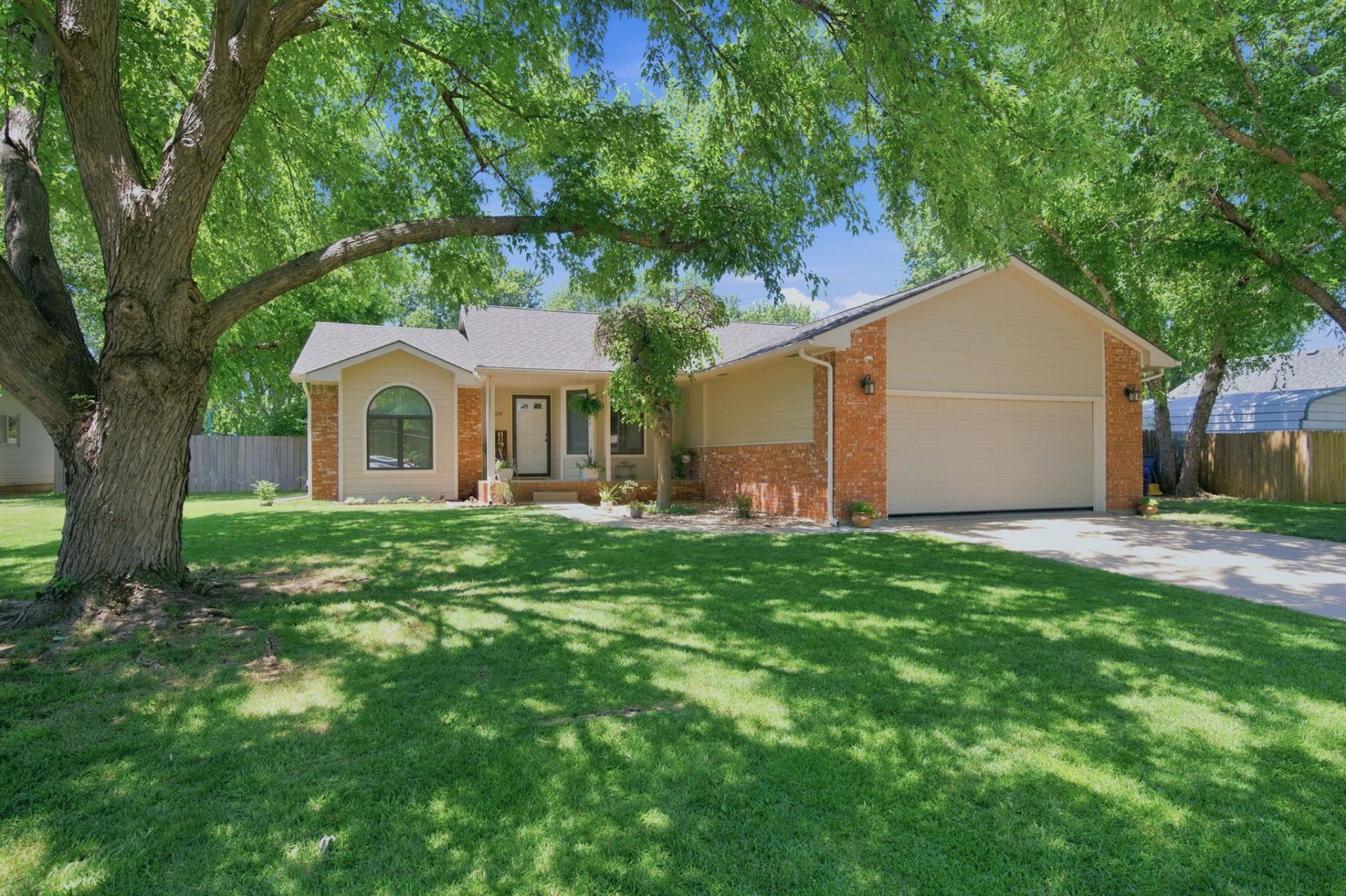 3639 S Gilda St, Wichita, KS 67215 Main Photo