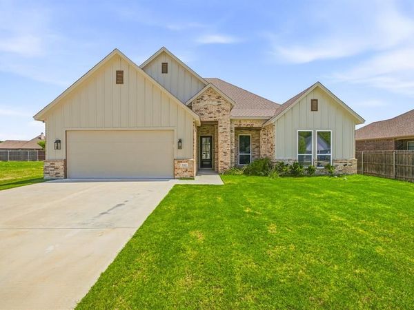 162 Breeders Drive, Willow Park, TX 76087