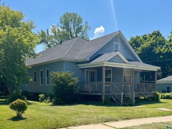 608 7th St W, Ashland, WI 54806