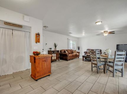 5615 48th Ave, Sacramento, CA 95823 Photo