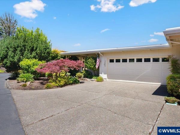 3403 Country Club Dr S, Salem, OR 97302