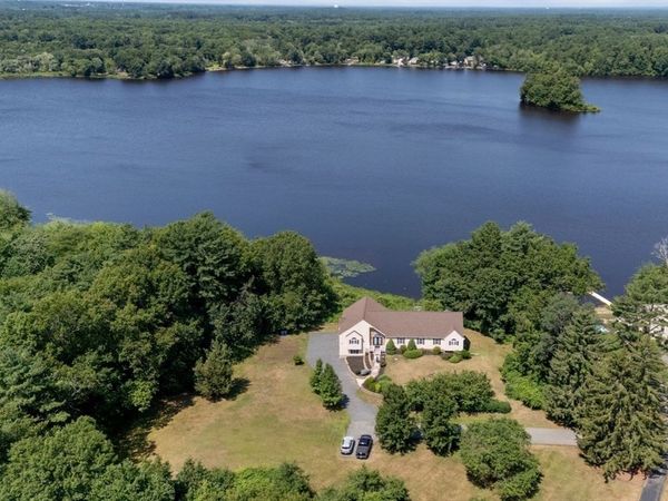 155 Ousamequin Pnes, East Bridgewater, MA 02333