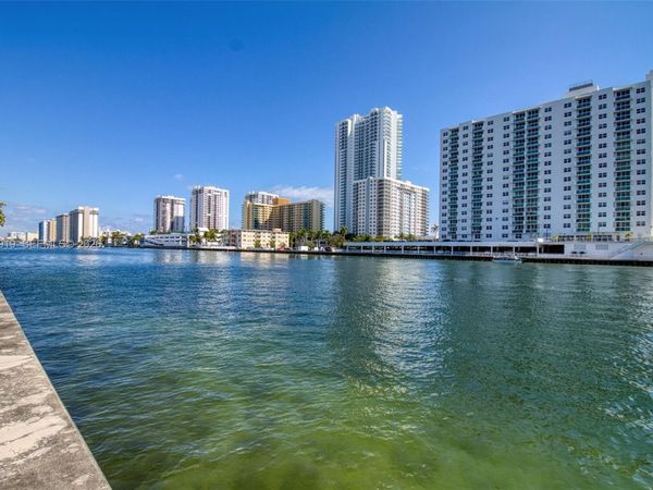 800 Parkview Dr , Unit 311, Hallandale Beach, FL 33009
