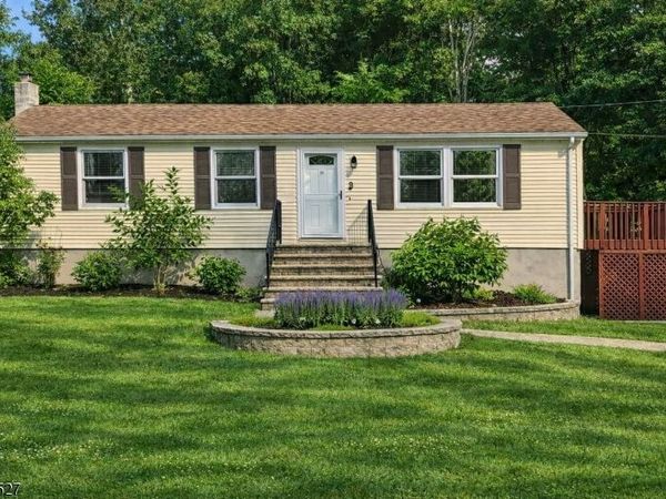 25 Essex Rd, Wantage, NJ 07461