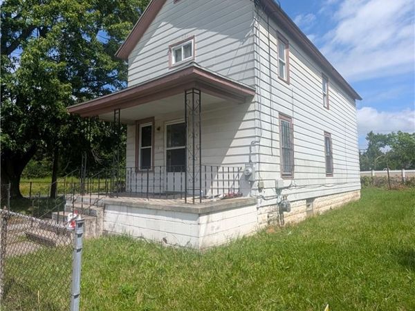 1304 Centre Avenue, Niagara Falls, NY 14305
