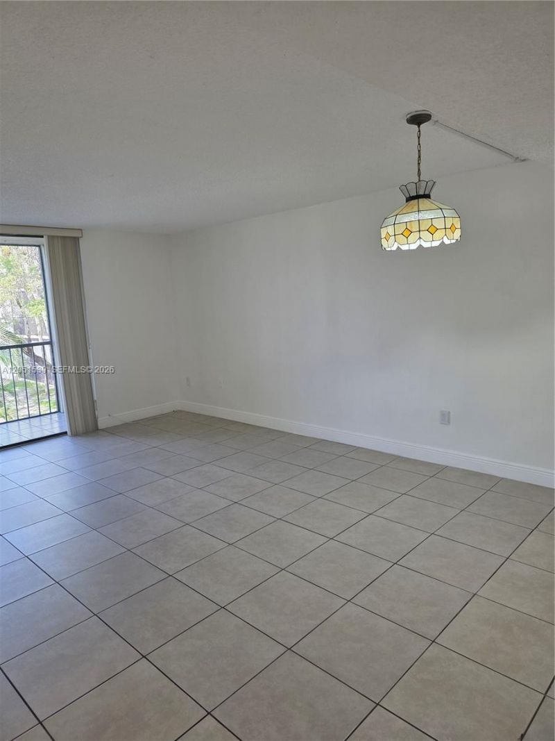 8025 SW 107th Ave, Unit 202, Miami, FL 33173 Photo