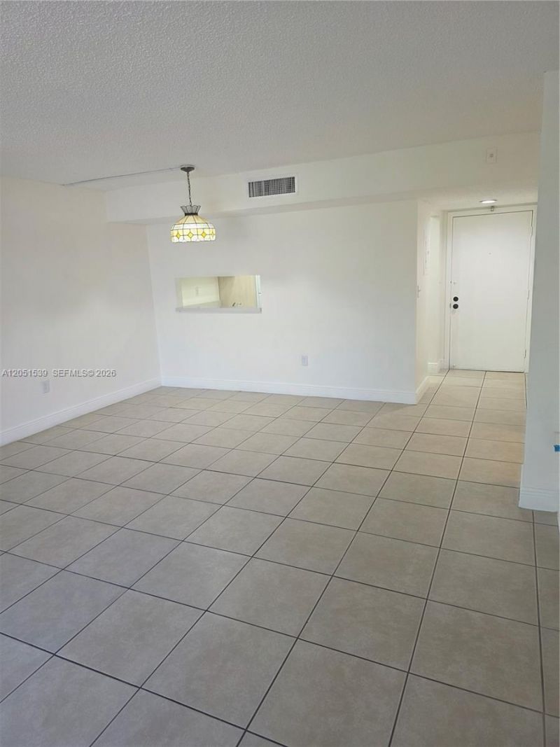 8025 SW 107th Ave, Unit 202, Miami, FL 33173 Photo