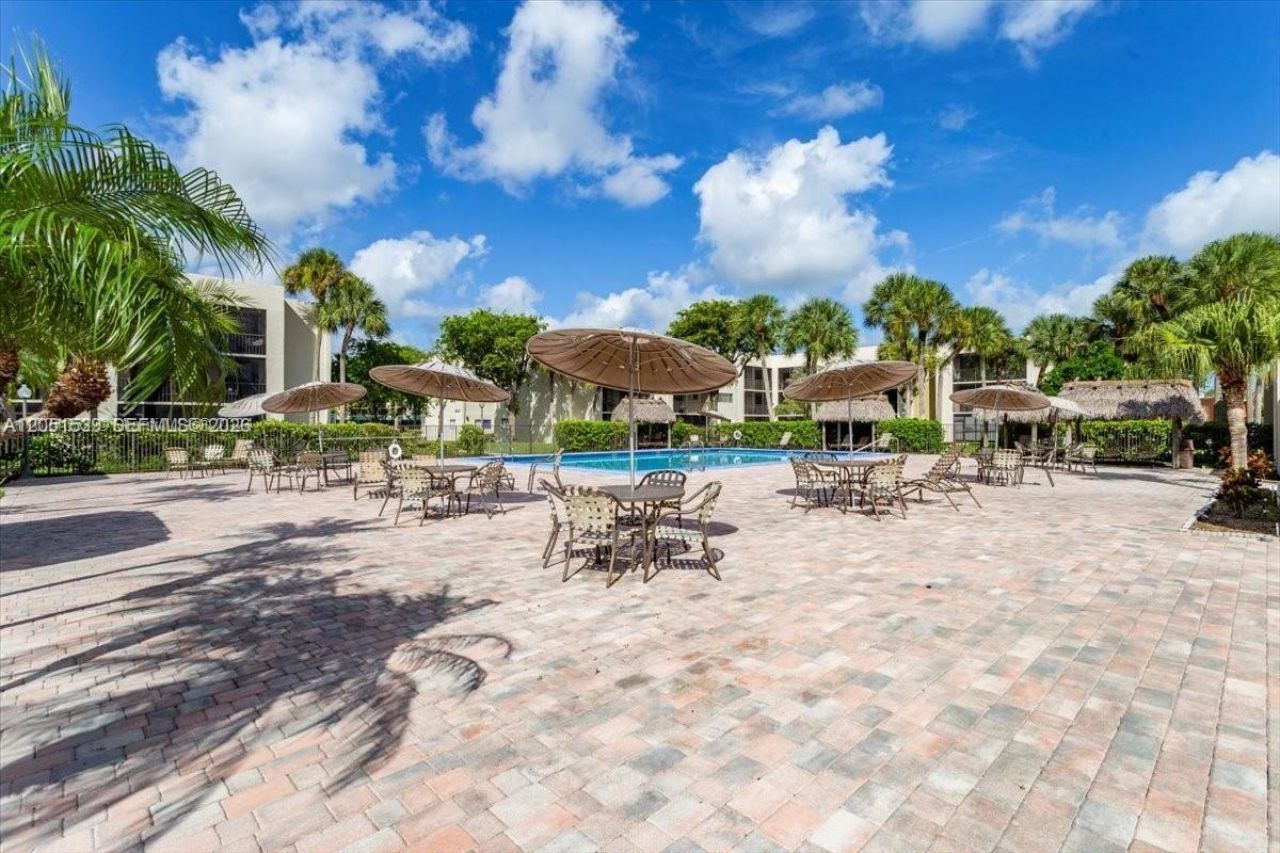 8025 SW 107th Ave, Unit 202, Miami, FL 33173 Photo
