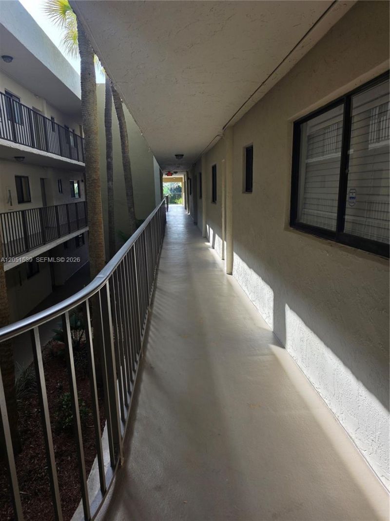 8025 SW 107th Ave, Unit 202, Miami, FL 33173 Photo