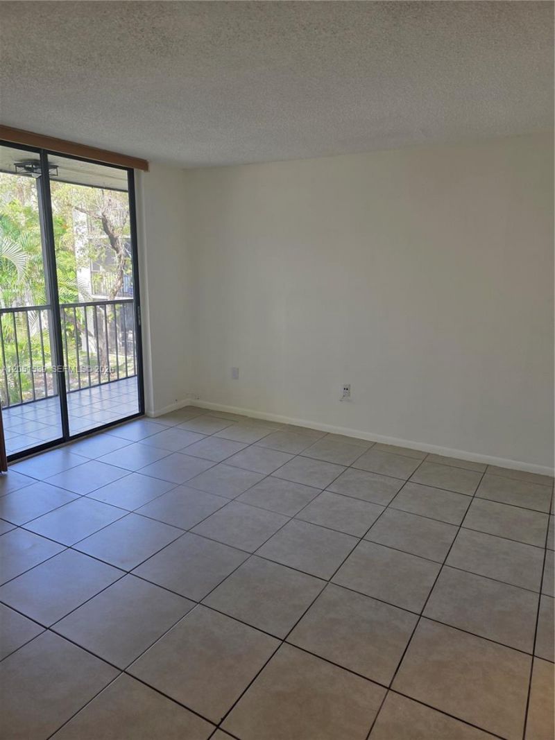 8025 SW 107th Ave, Unit 202, Miami, FL 33173 Photo