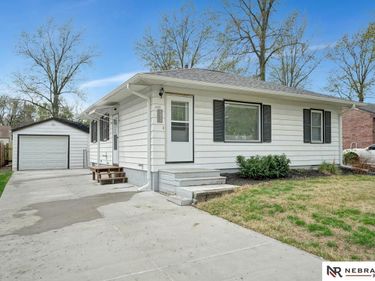 5411 Knox Street, Lincoln, NE 68504