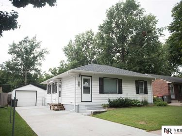 5411 Knox Street, Lincoln, NE 68504