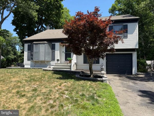 25 HIGHLAND DRIVE , BARNEGAT, NJ 08005