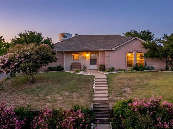 401 Hillside Drive, Aledo, TX 76008