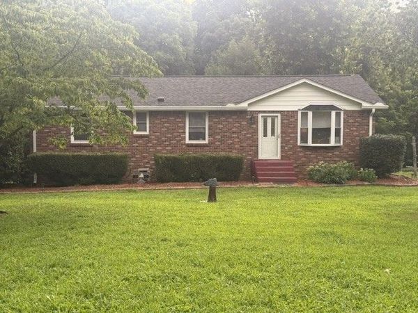 2009 Wolfe Rd , White Bluff, TN 37187