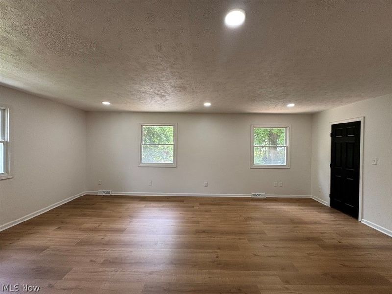 1281 S Hawkins Avenue, Akron, OH 44320 Photo 27
