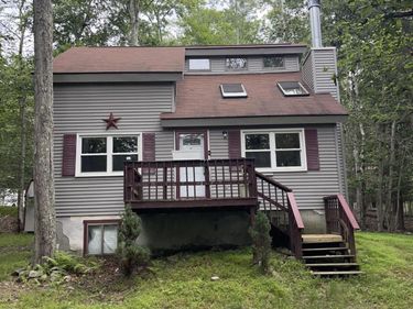 1070 Red Hawk Drive, Lake Ariel, PA 18436