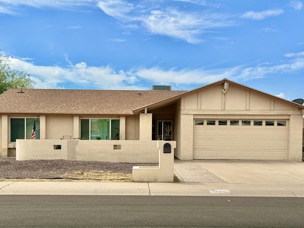 3941 W DESERT HILLS Drive, Phoenix, AZ 85029