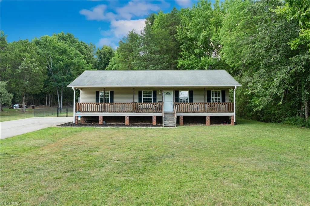 80 Meadowdale Drive, Denton, NC 27239 Main Photo