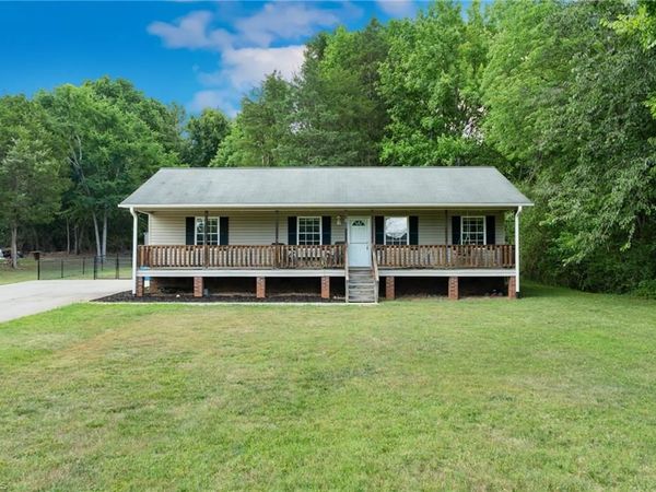 80 Meadowdale Drive, Denton, NC 27239