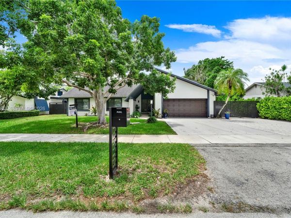 13370 SW 99th Ter , Miami, FL 33186