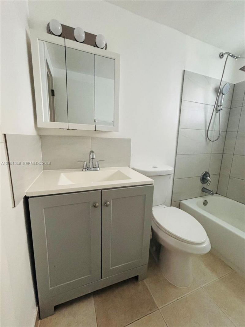 6631 SW 18th St , Unit 103, Pembroke Pines, FL 33023 Photo